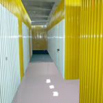 Megaself - Piso industrial em corredor de self storage em curitiba
