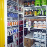 Armazenamento inteligente de produtos em prateleiras em self storage em curitiba